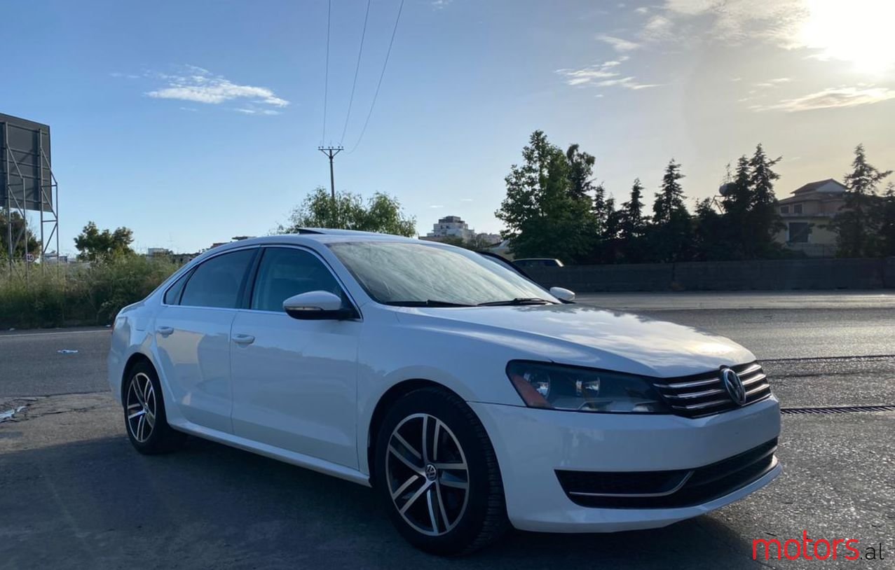 2012' Volkswagen Passat photo #1