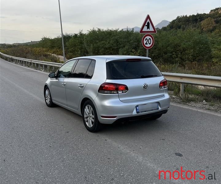 2010' Volkswagen Golf photo #4