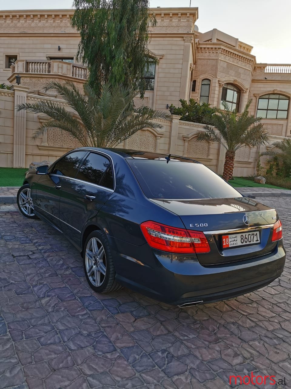 2010' Mercedes-Benz E-Class photo #3