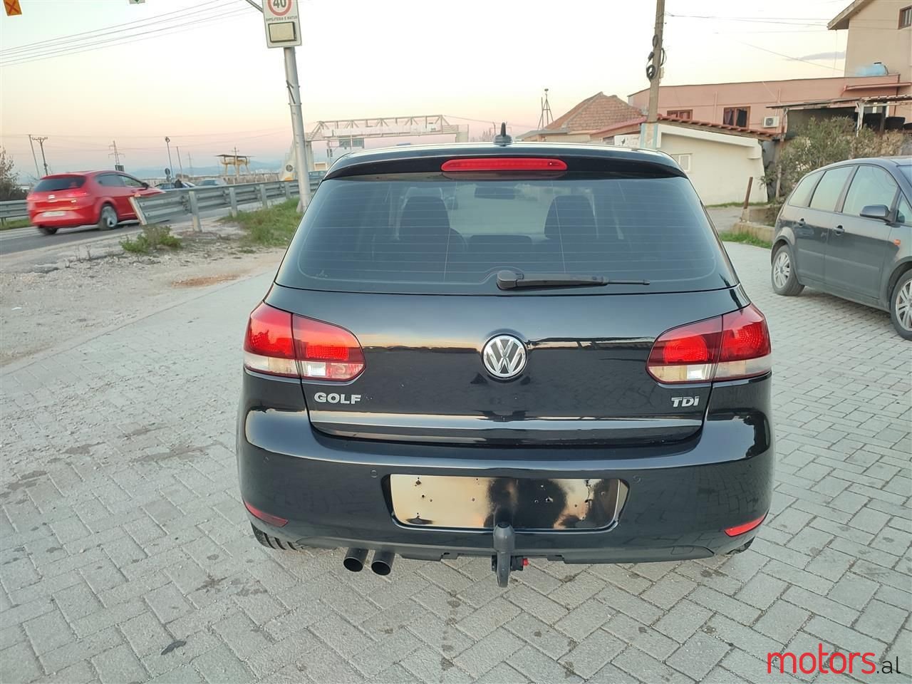 2009' Volkswagen Golf photo #4