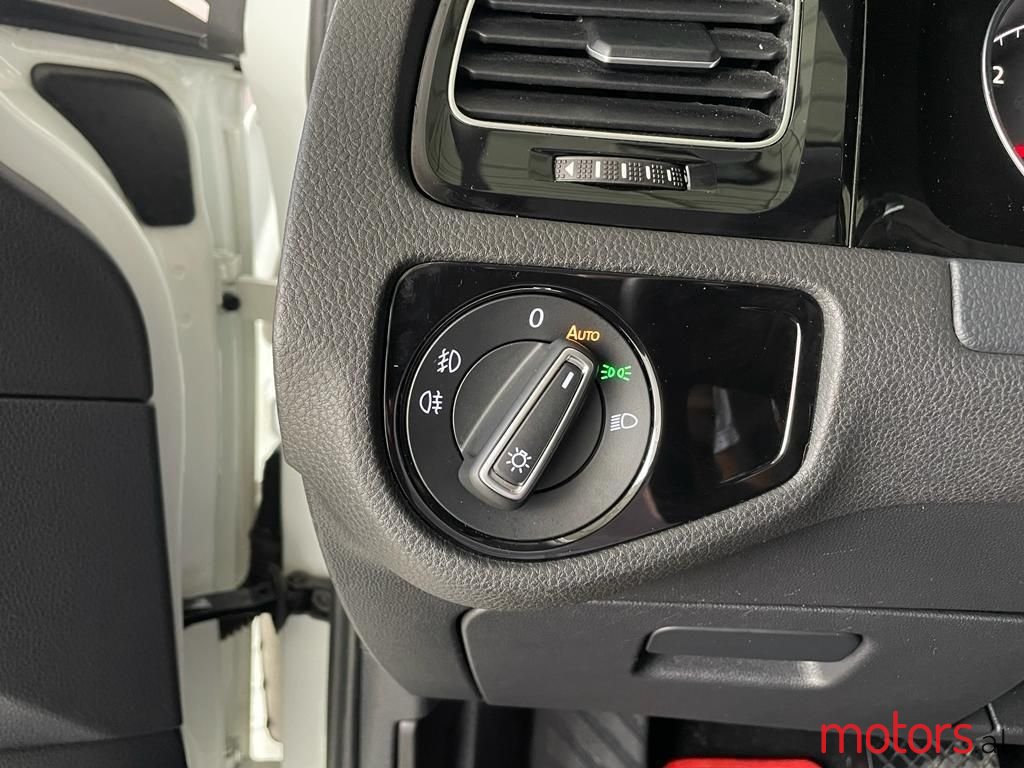 2014' Volkswagen Golf photo #3