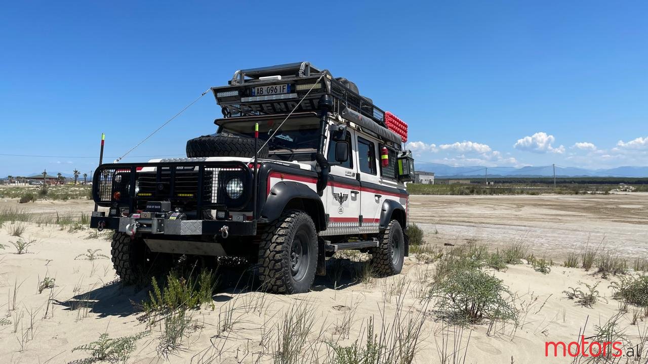 1999' Land Rover Defender 110 photo #5