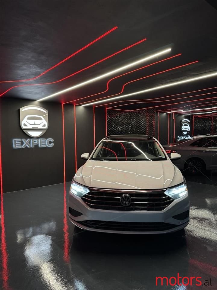 2018' Volkswagen Jetta photo #3