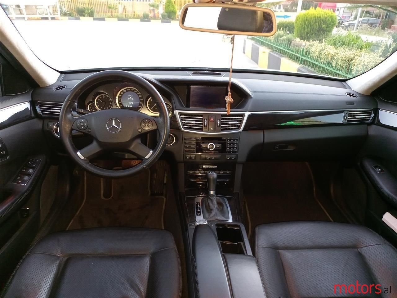 2010' Mercedes-Benz E 250 photo #2