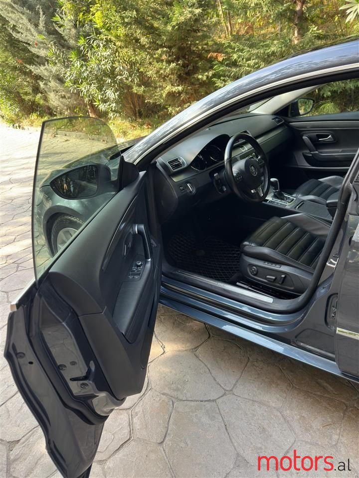 2015' Volkswagen Passat photo #3