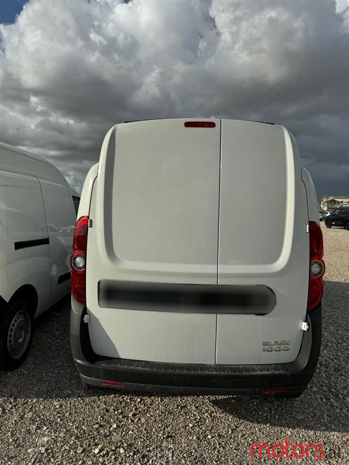 2022' Volkswagen Caddy photo #5