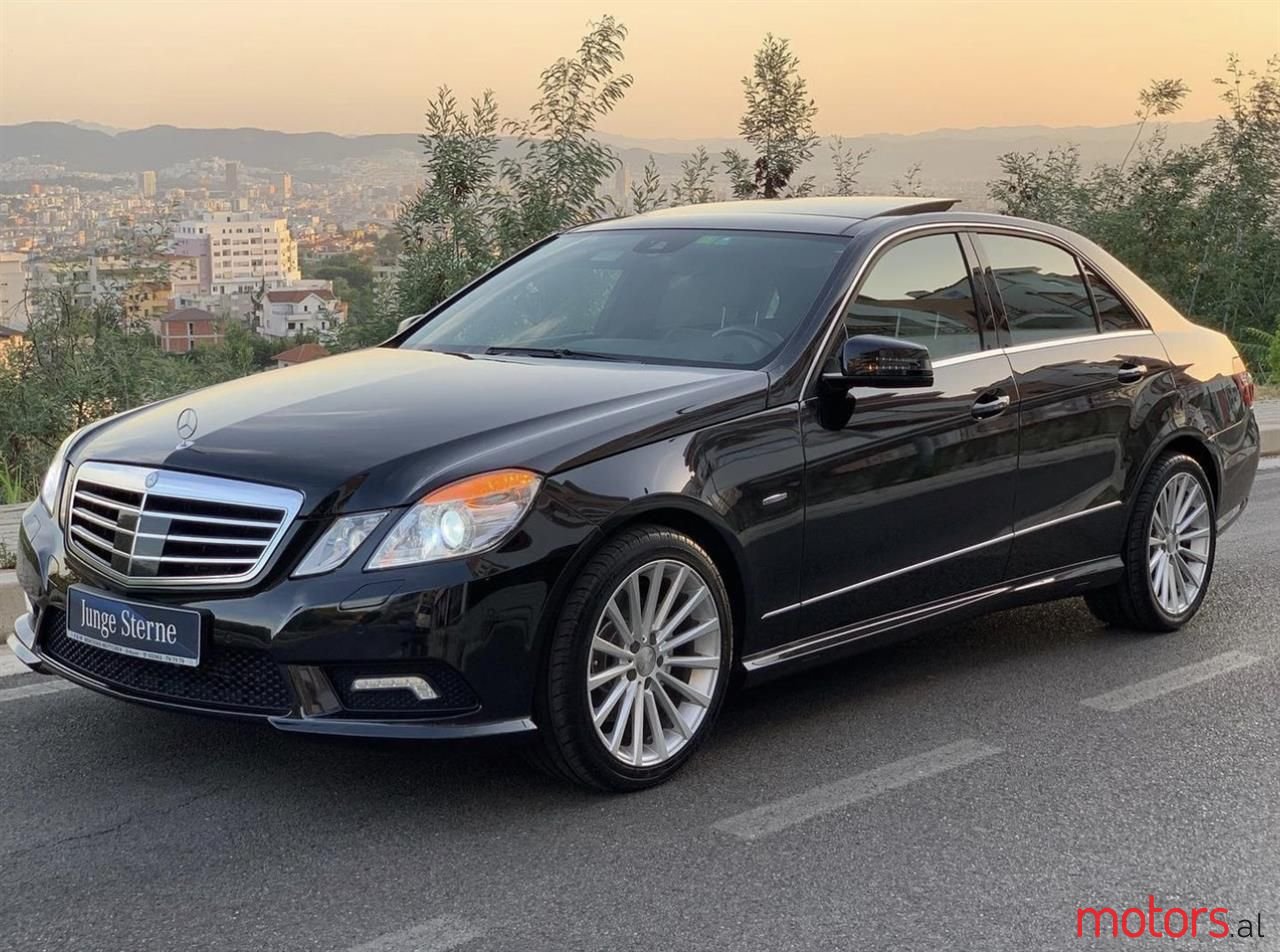 2011' Mercedes-Benz E 350 photo #5
