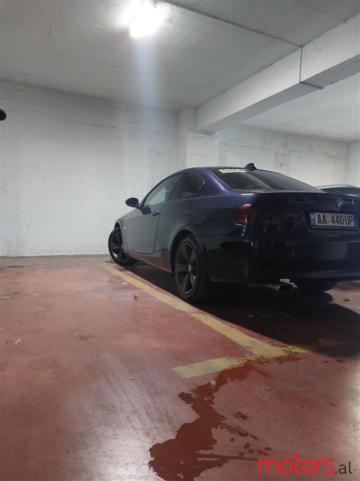 2009' BMW 320 photo #2