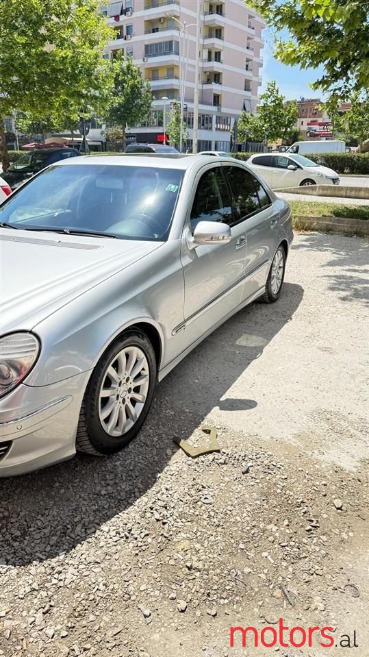 2007' Mercedes-Benz E 220 photo #2