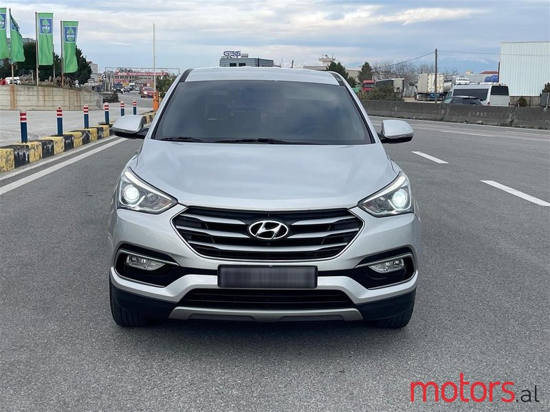 2016' Hyundai Santa Fe photo #5