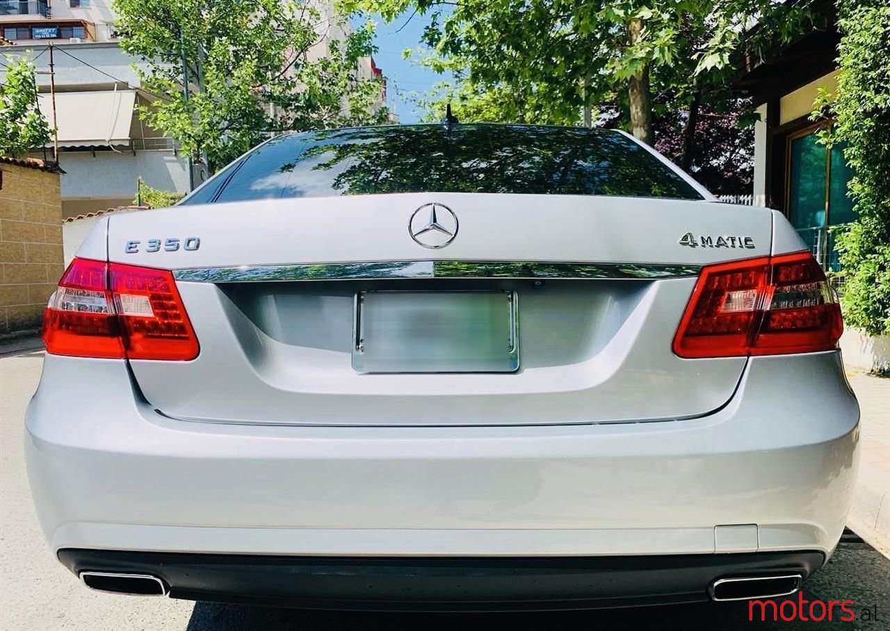 2010' Mercedes-Benz E 350 photo #3