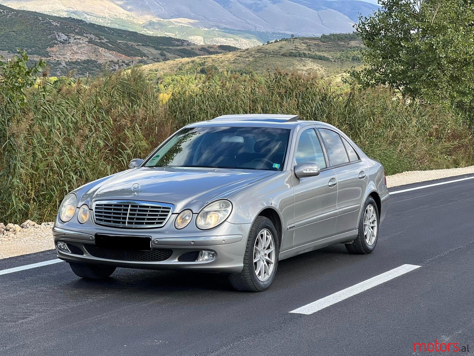 2004' Mercedes-Benz E 240 photo #2