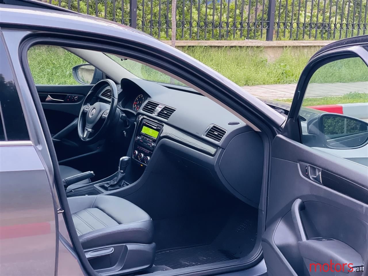 2012' Volkswagen Passat photo #3