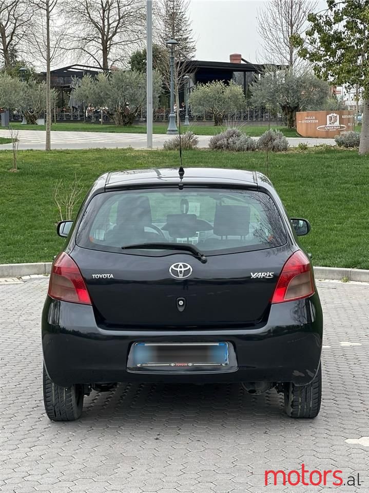 2007' Toyota Yaris photo #3