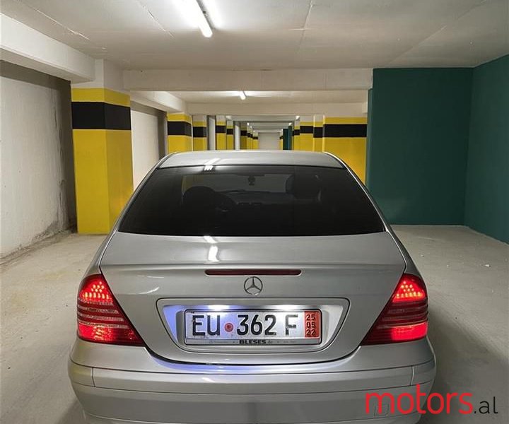 2005' Mercedes-Benz C 220 photo #3