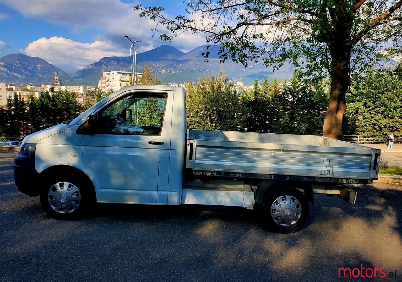 2012' Volkswagen T5 Transporter photo #4
