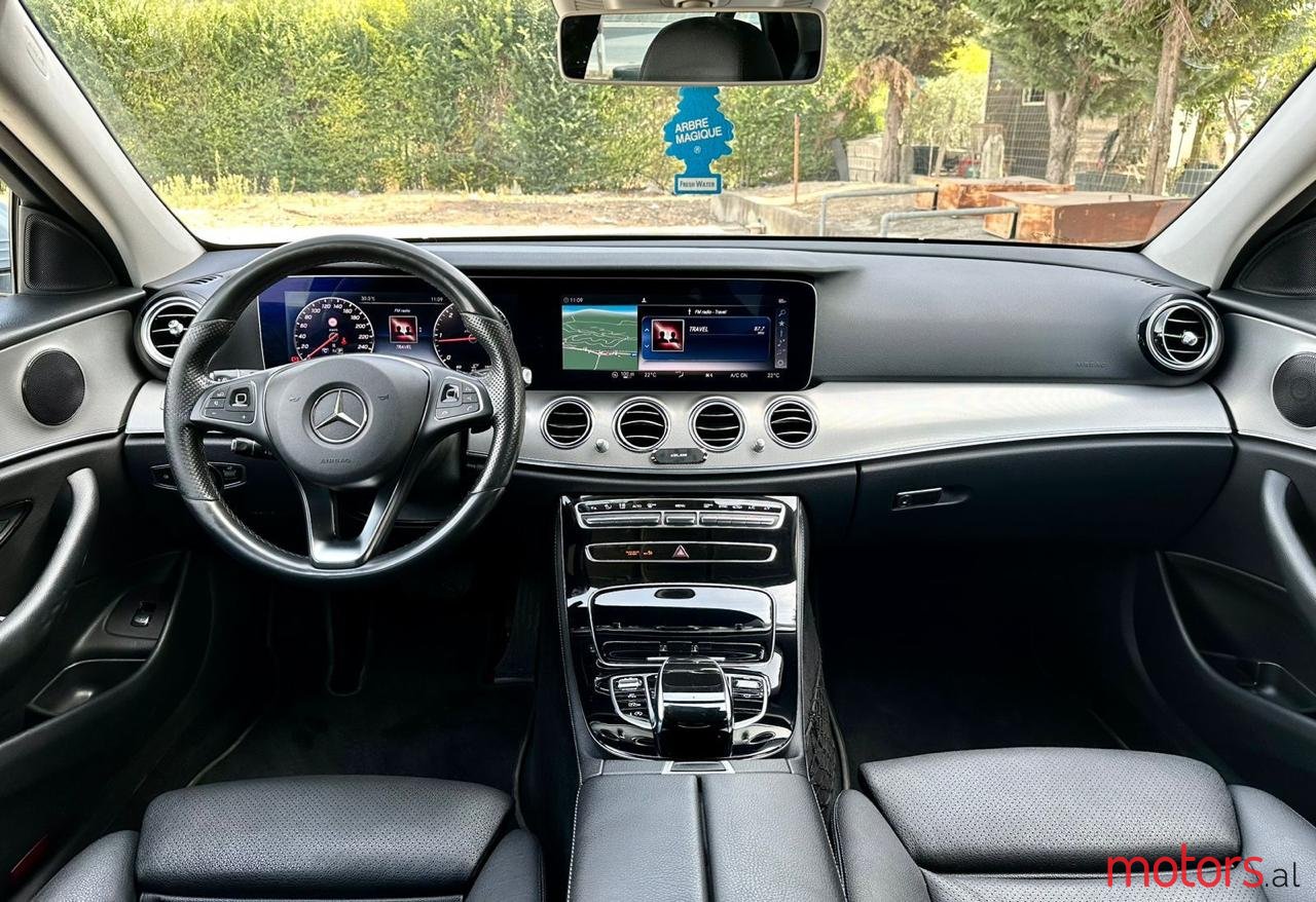2017' Mercedes-Benz 200E photo #4