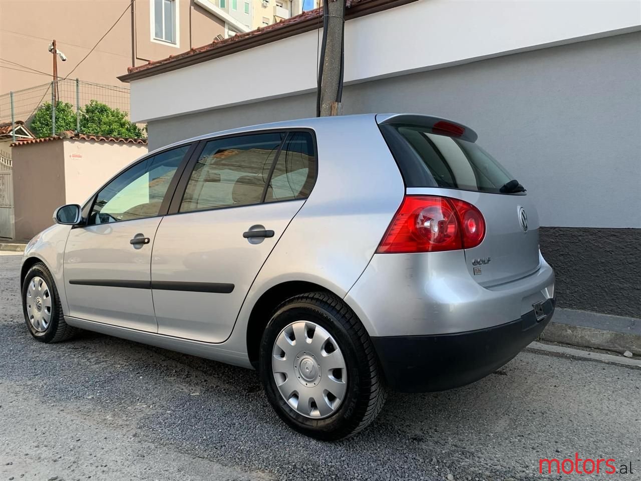 2005' Volkswagen Golf photo #2