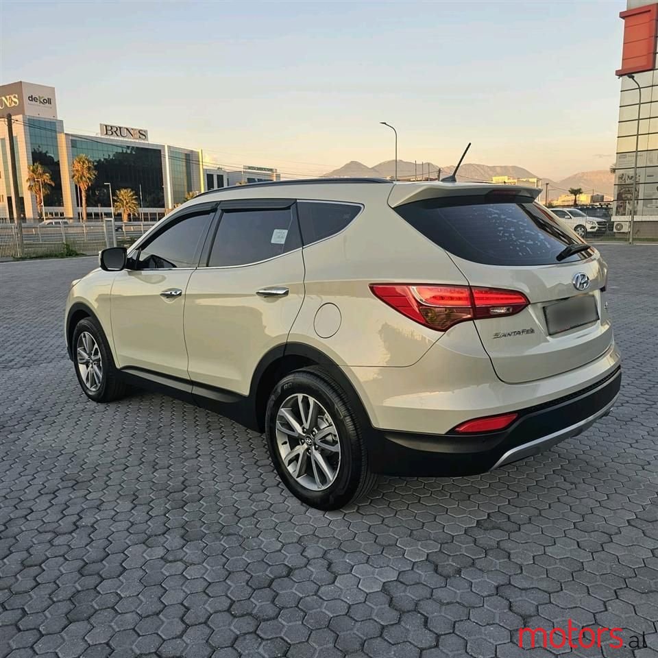 2013' Hyundai Santa Fe photo #5