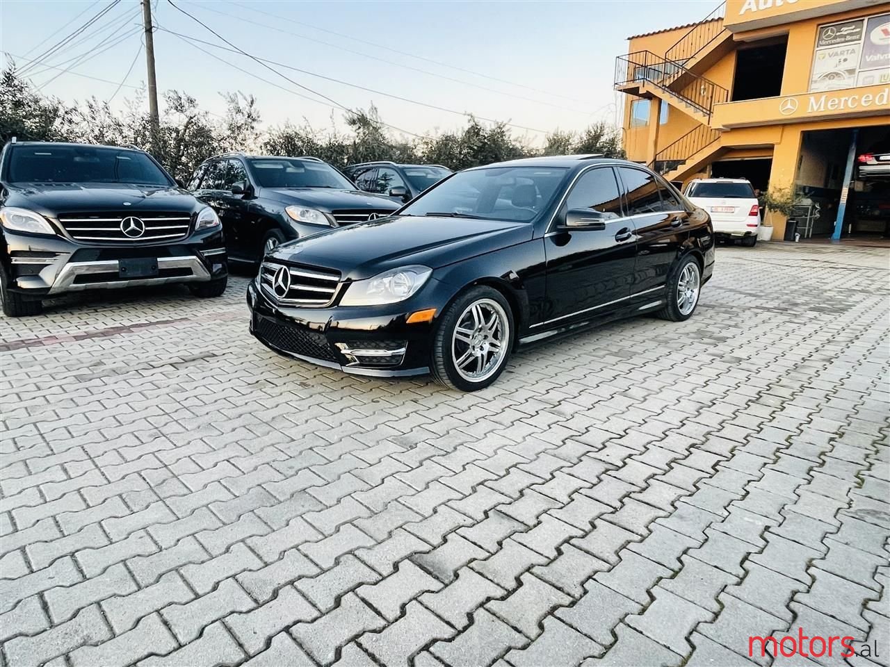 2012' Mercedes-Benz C 250 photo #1