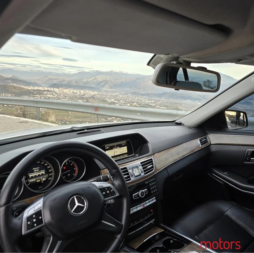 2014' Mercedes-Benz E 220 photo #2