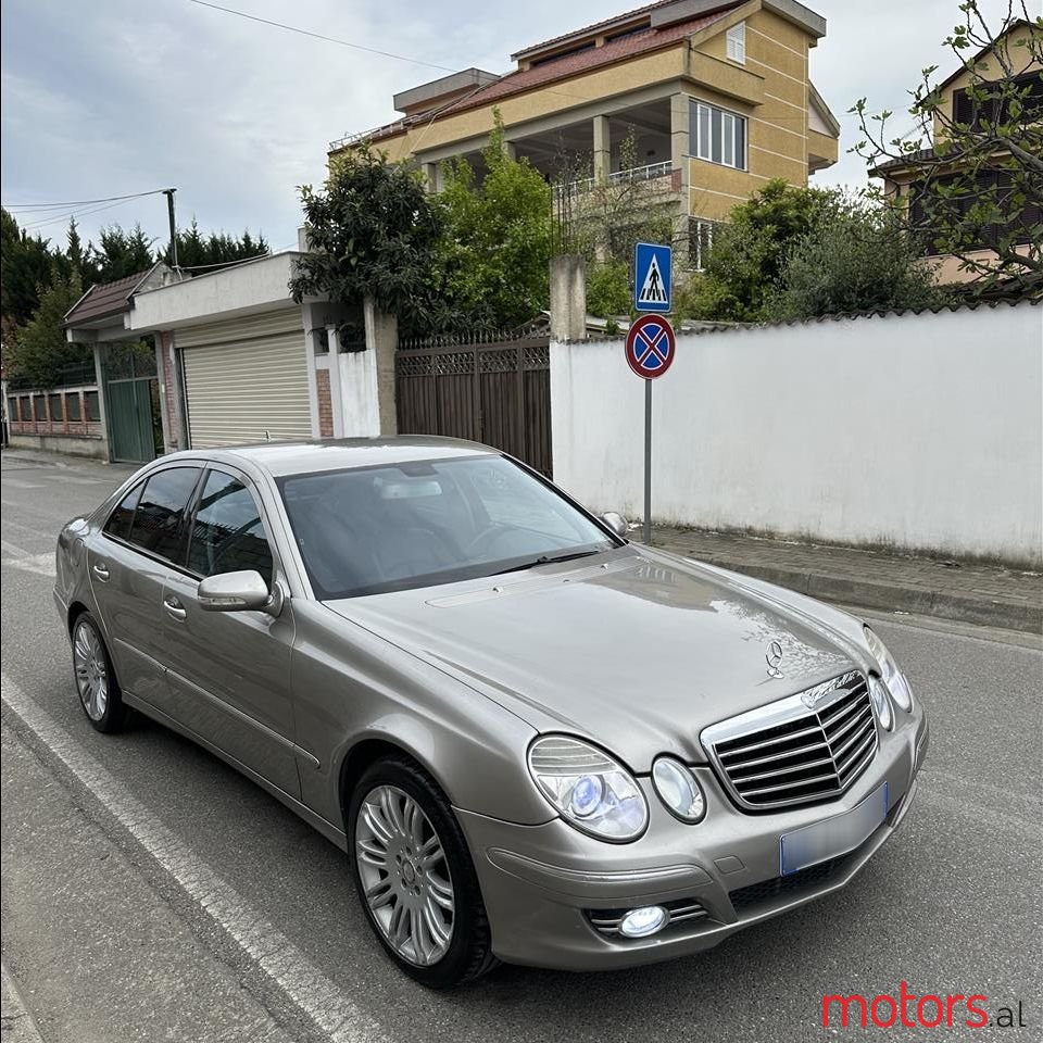 2008' Mercedes-Benz E 220 photo #5