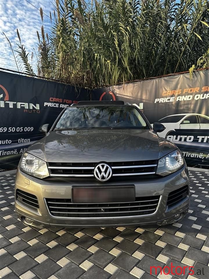 2012' Volkswagen Touareg photo #4