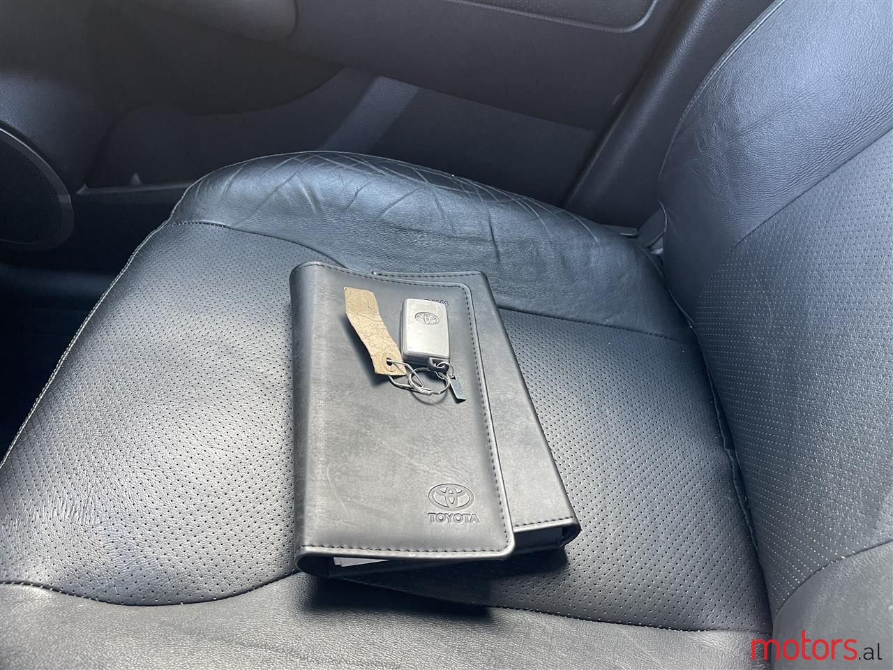 2006' Toyota RAV4 photo #2