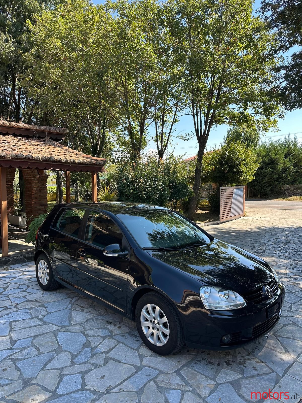 2009' Volkswagen Golf photo #3