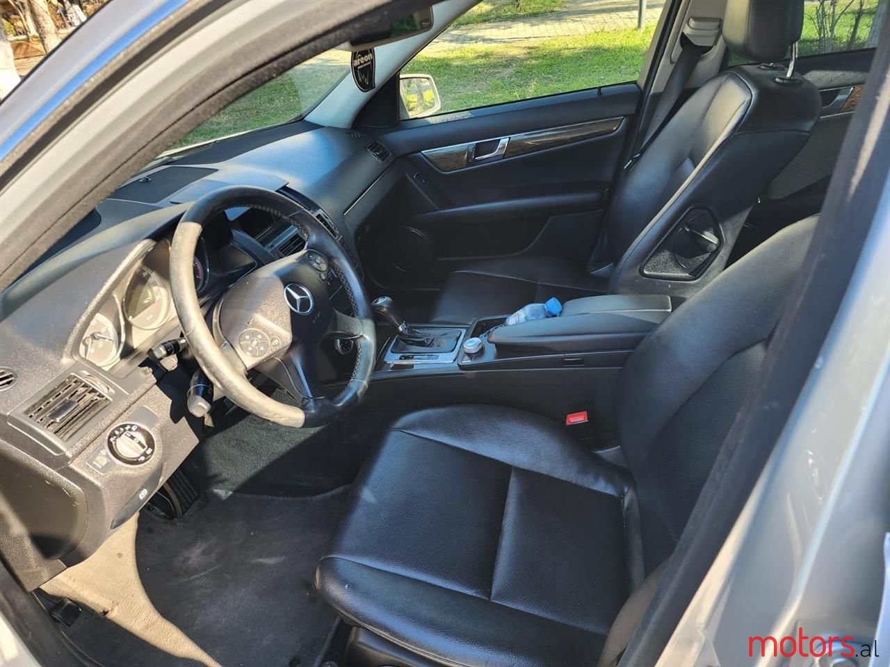 2011' Mercedes-Benz C 220 photo #3