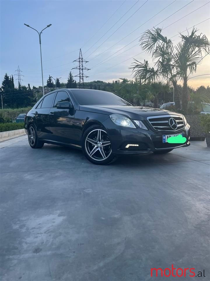 2010' Mercedes-Benz E 220 photo #1