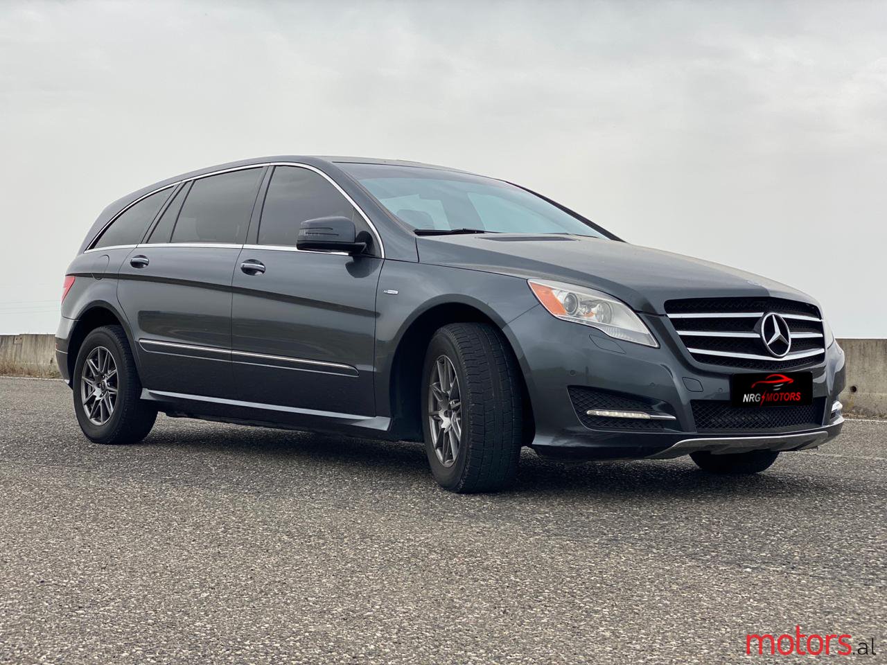 2012' Mercedes-Benz R 350 photo #2