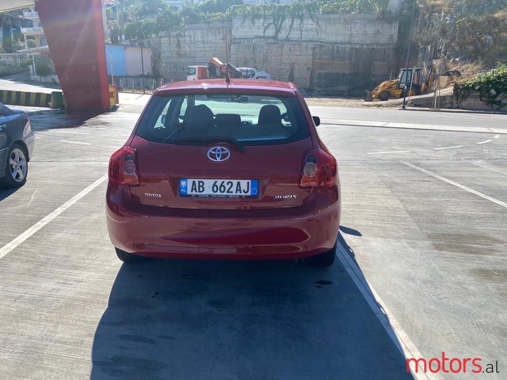 2009' Toyota Auris photo #5