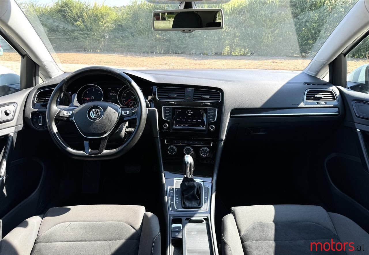 2014' Volkswagen Golf photo #3