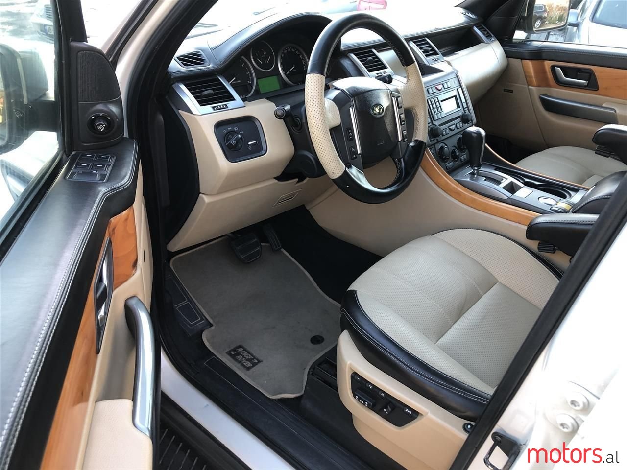 2008' Land Rover Range Rover Sport photo #4