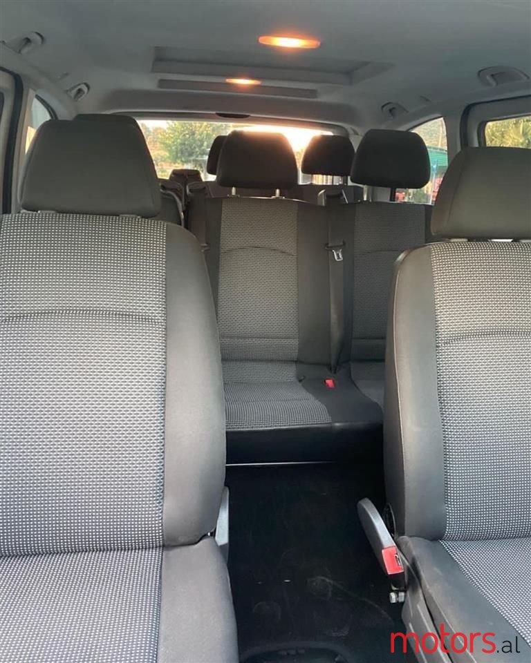 2013' Mercedes-Benz V 200 photo #6