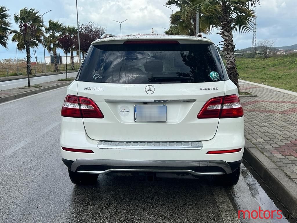 2013' Mercedes-Benz 350 photo #2