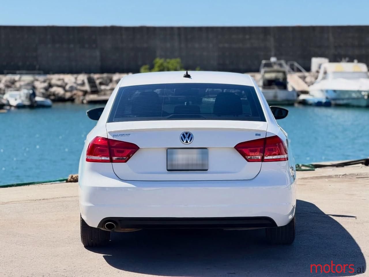 2013' Volkswagen Passat photo #1