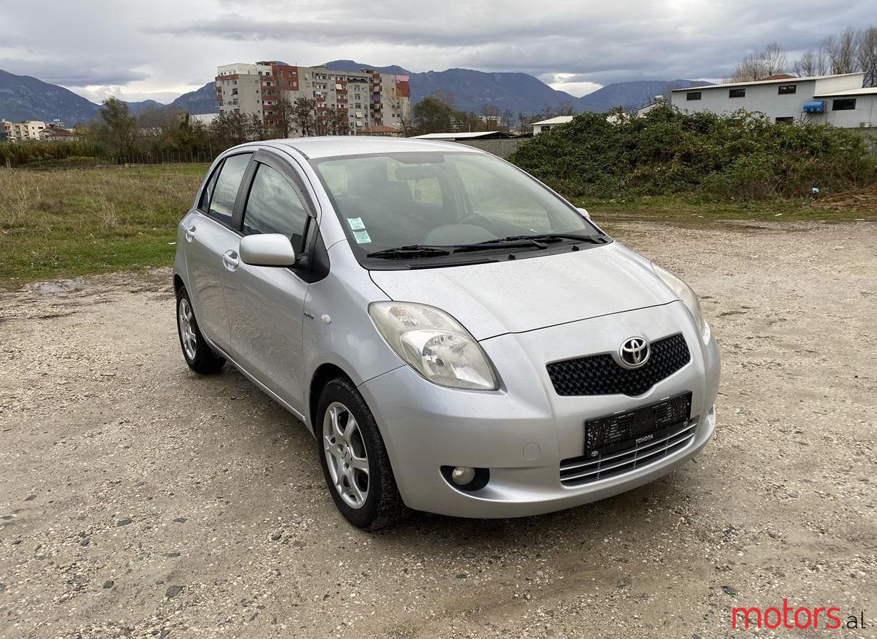 2006' Toyota Yaris photo #1