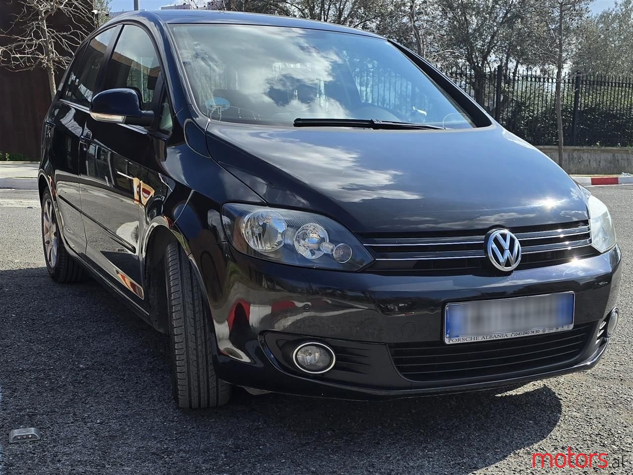 2012' Volkswagen Golf Plus photo #1