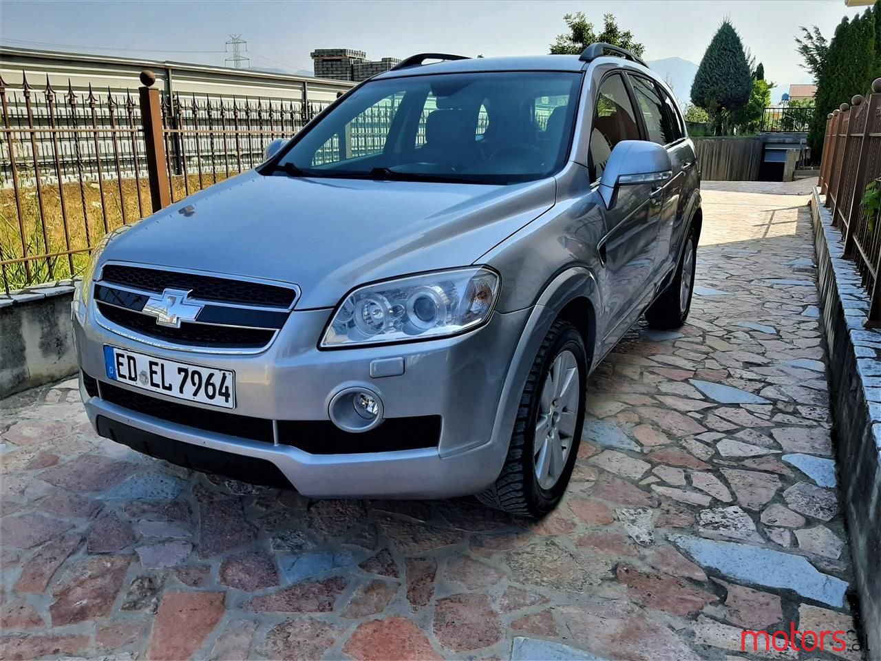 2009' Chevrolet Captiva photo #1