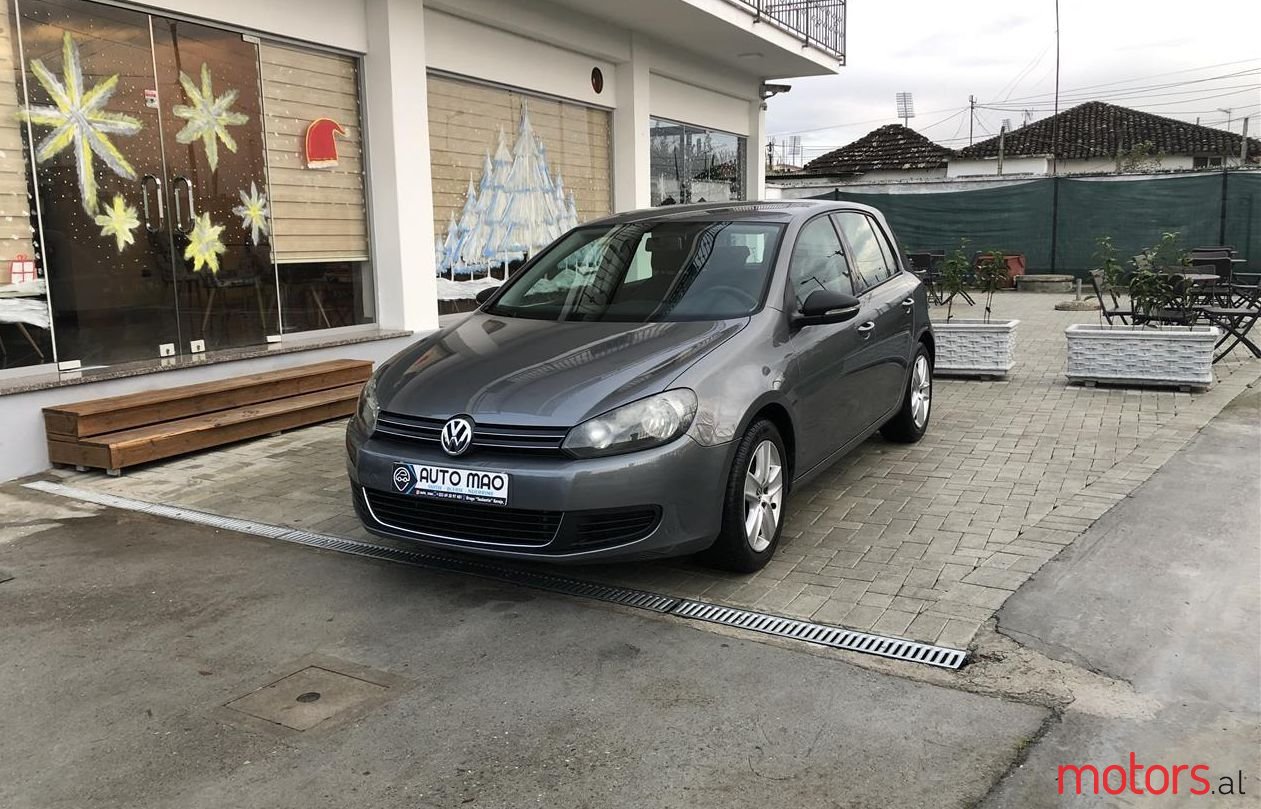 2009' Volkswagen Golf photo #1