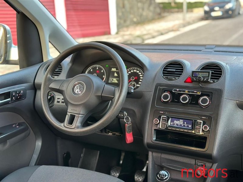 2013' Volkswagen Caddy photo #3