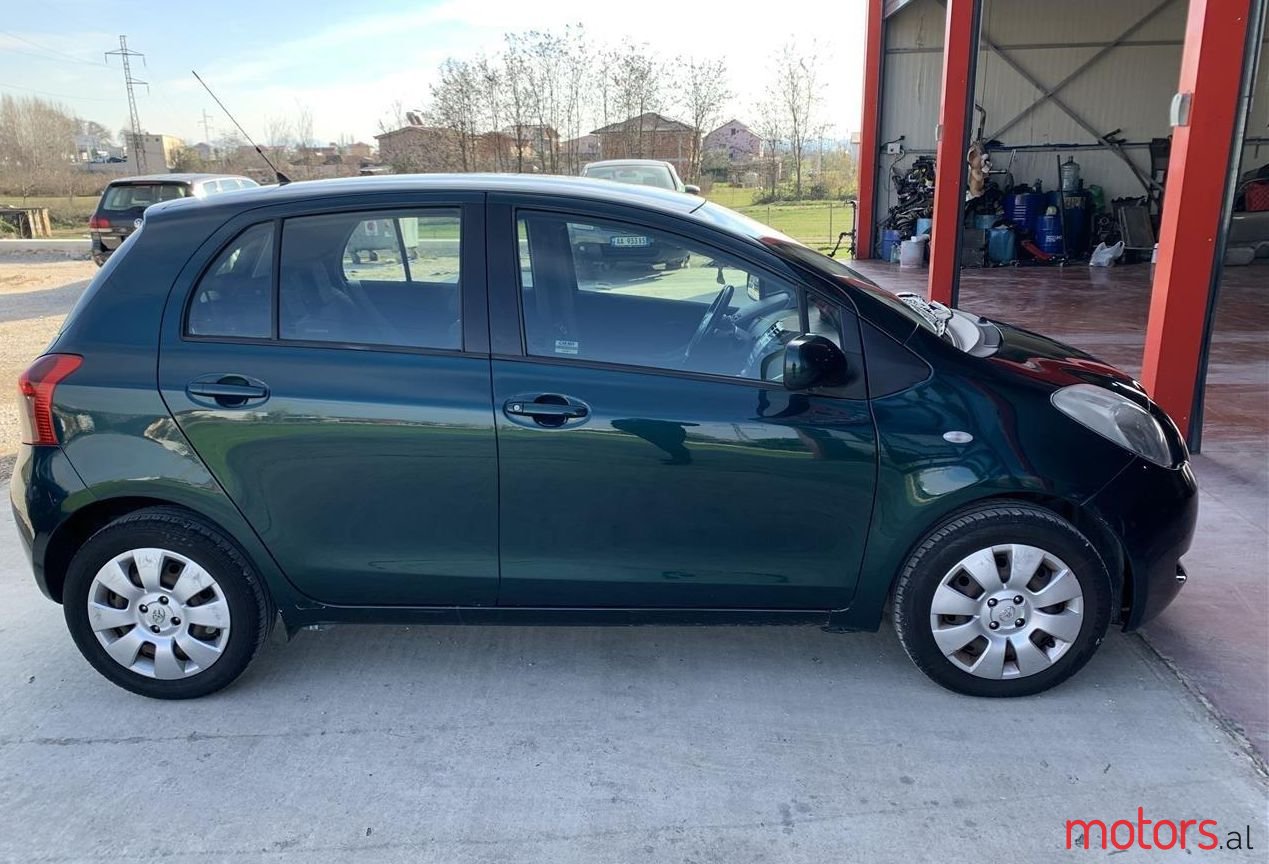 2006' Toyota Yaris photo #1