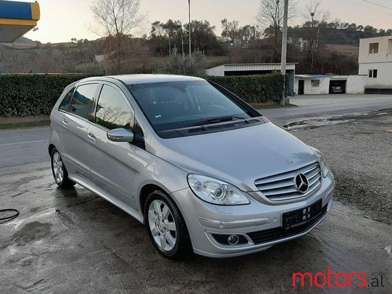 2006' Mercedes-Benz B 200 photo #1