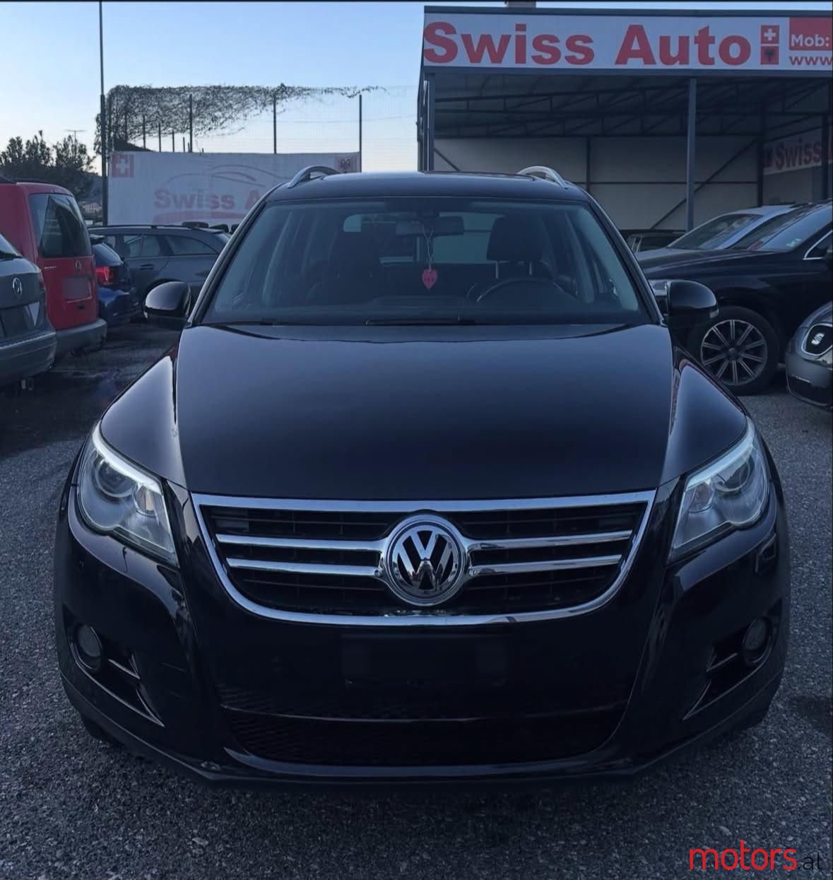 2009' Volkswagen Tiguan photo #1