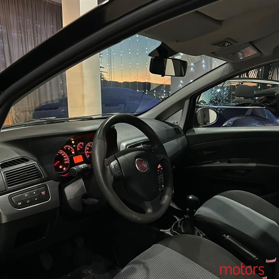 2013' Fiat Punto photo #2