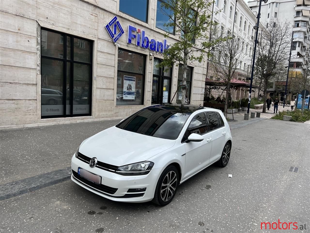 2015' Volkswagen Golf photo #1