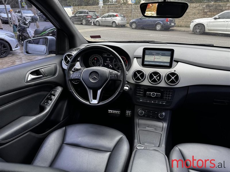 2013' Mercedes-Benz B 200 photo #2