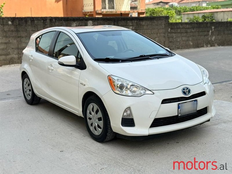 2013' Toyota Yaris photo #1